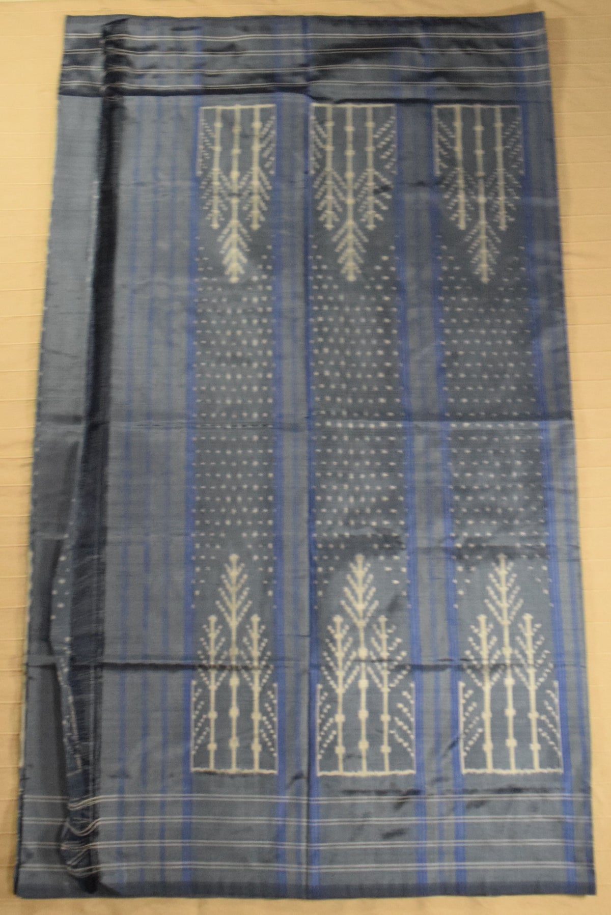 Slate Grey Pure Handloom Pochampally Ikat Silk Saree
