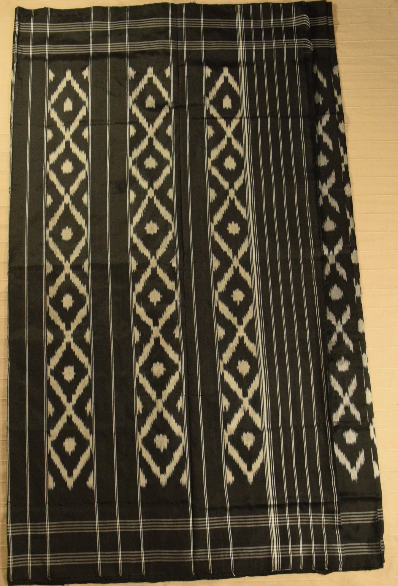 Jet Black Pure Handloom Pochampally Ikat Silk Saree
