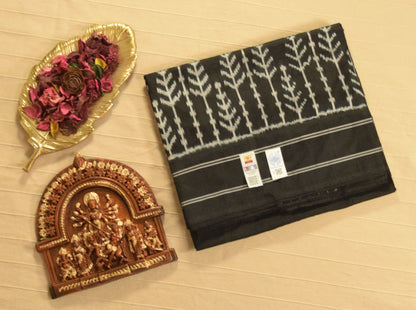Classic Jet Black Pure Handloom Pochampally Ikat Silk Saree