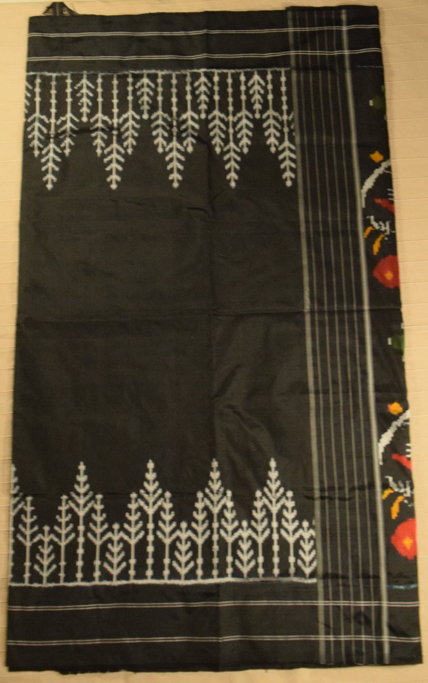 Classic Jet Black Pure Handloom Pochampally Ikat Silk Saree