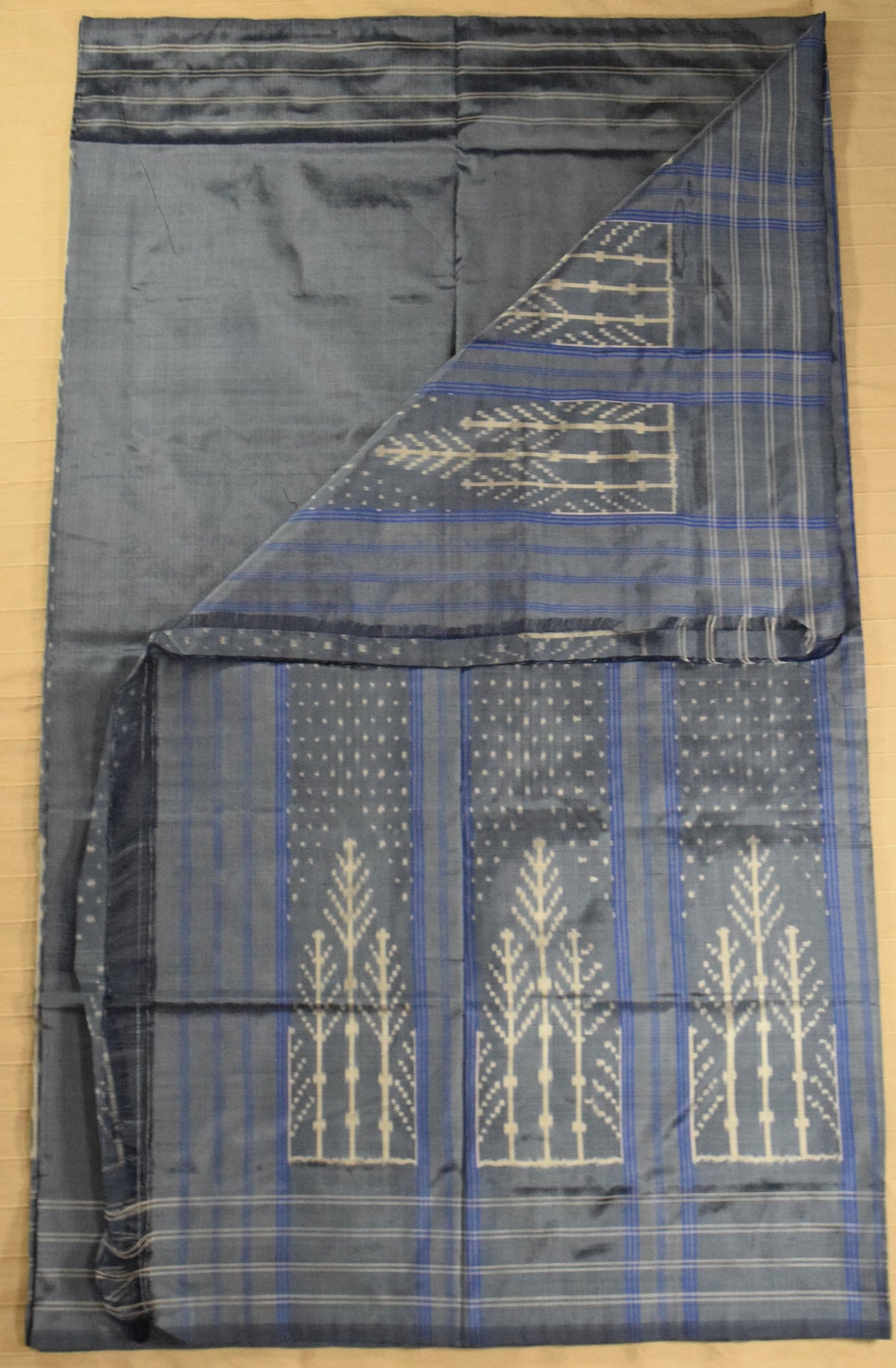 Slate Grey Pure Handloom Pochampally Ikat Silk Saree