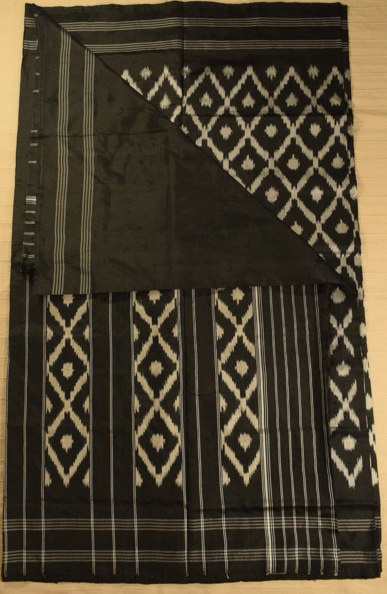 Jet Black Pure Handloom Pochampally Ikat Silk Saree