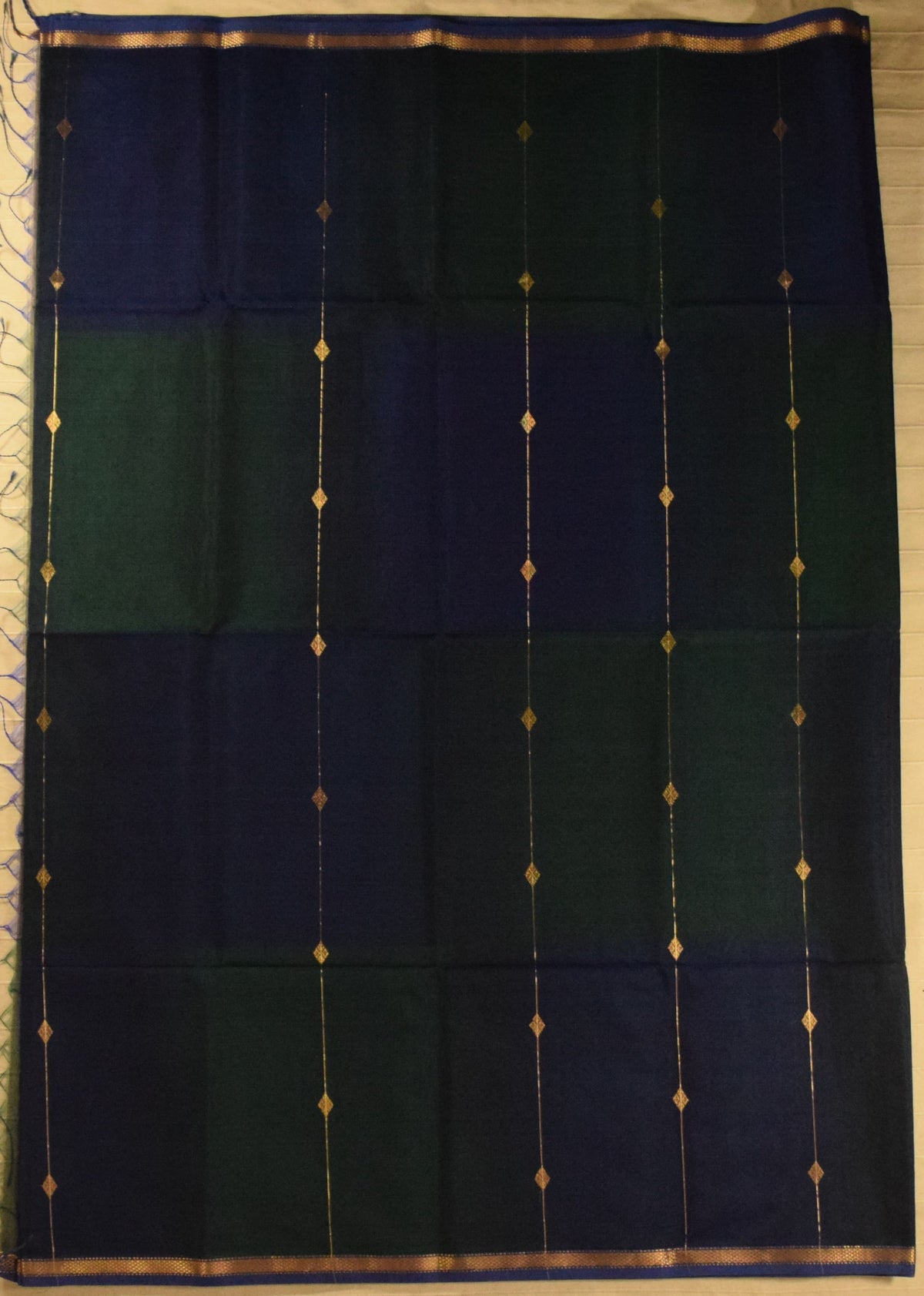 Dual-Tone Midnight Blue & Forest Green Handwoven Maheshwari Silk Cotton Saree