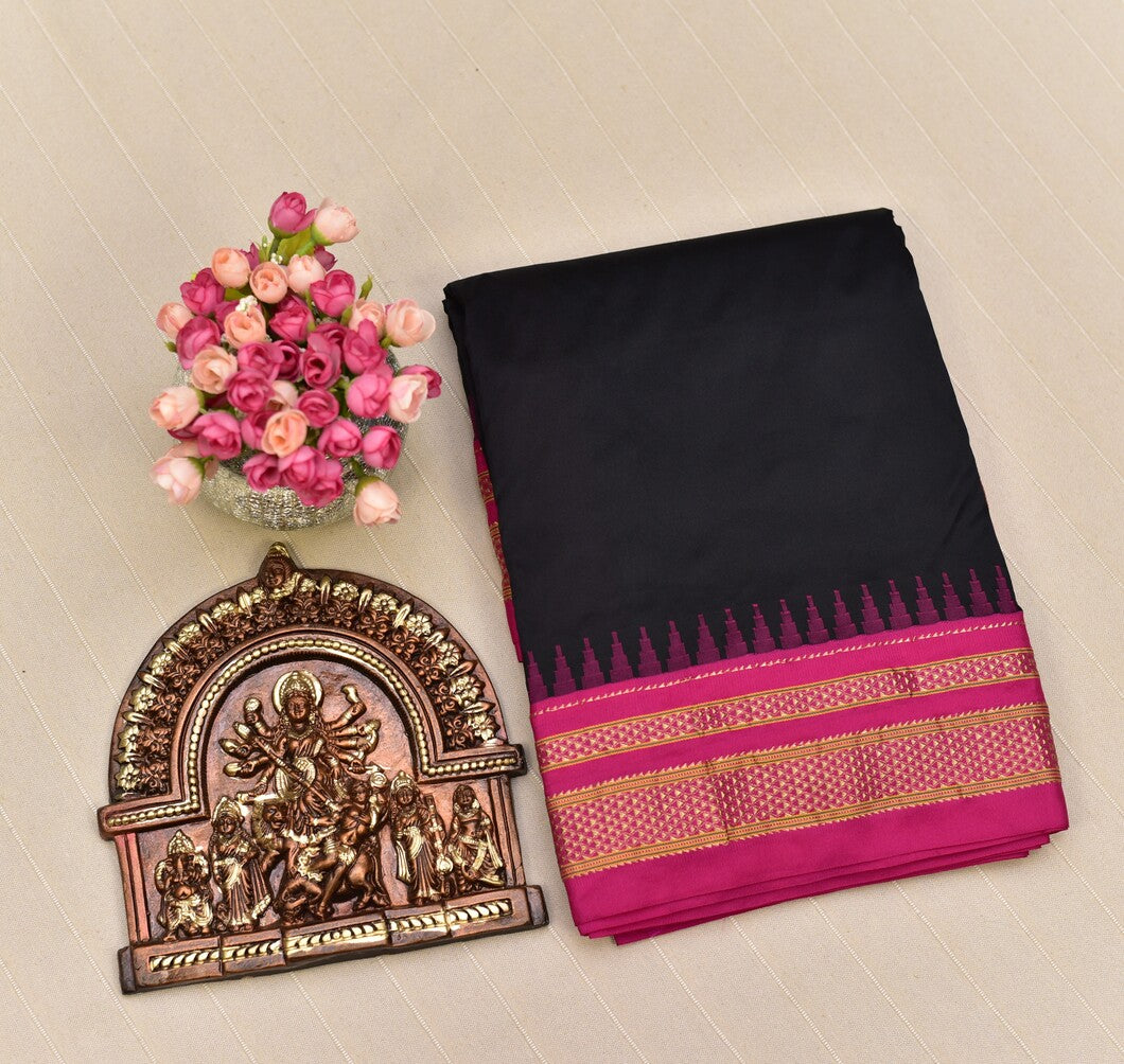 Classic Black & Magenta Pink Traditional Ilkal Saree