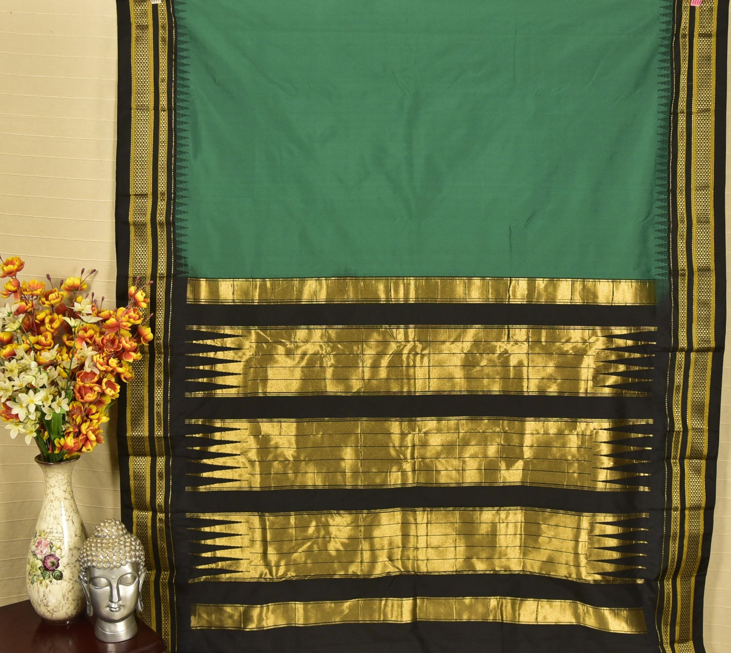 Regal Emerald Green & Black Traditional Ilkal Silk-Cotton Saree