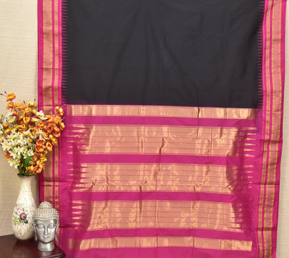 Classic Black & Magenta Pink Traditional Ilkal Saree